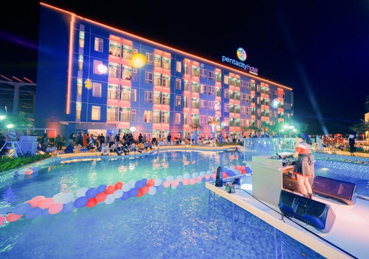 Pentacity Hotel Balikpapan 外观 照片
